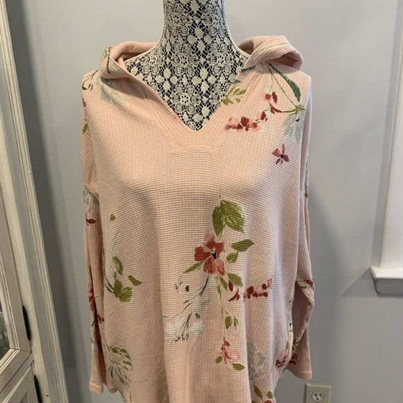 Chaps Tops - Chaps Peach colored Hooded Waffle Fabric Texture Hoodie with Floral Design.